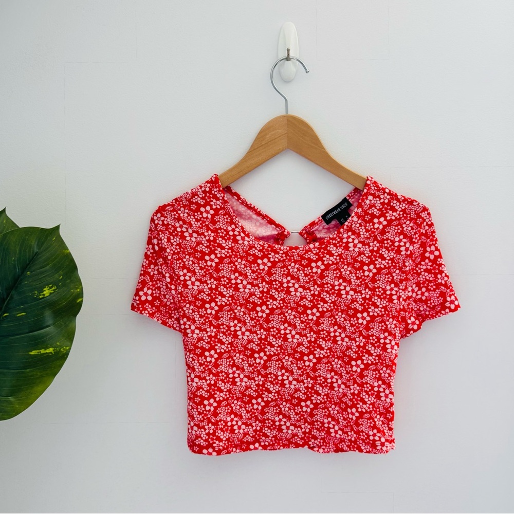 URBAN PLANET | Red Floral Crop Top Open Back Size Medium